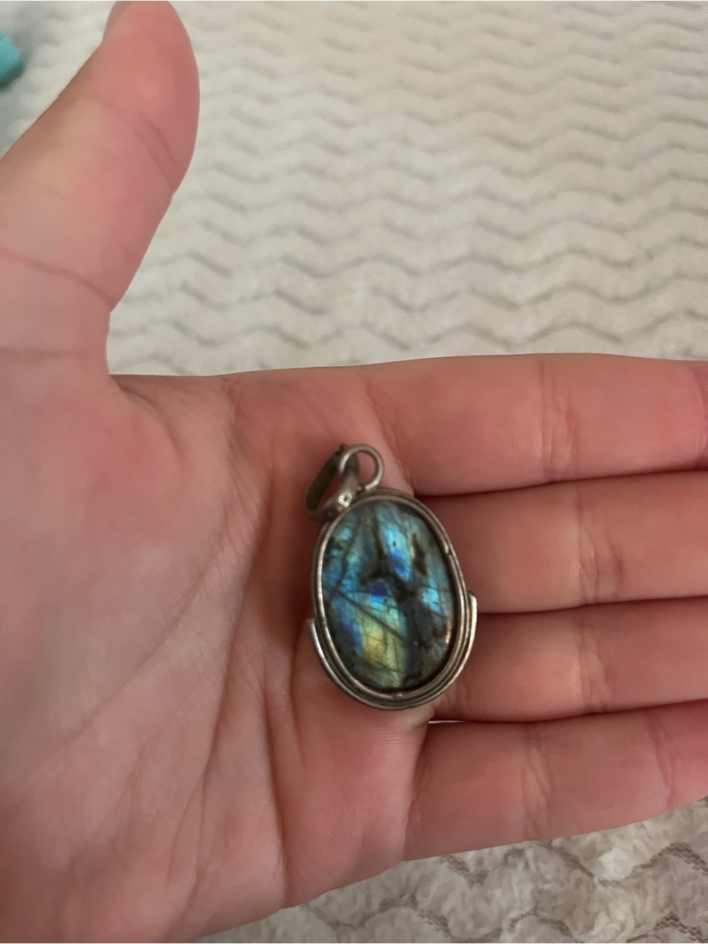 Labradorite Oval Pendant Necklace - Blue-Green Gemstone - Picture 2 of 3